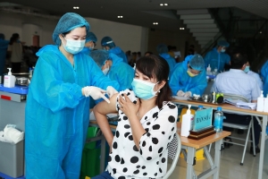 Khẩn trương tiêm mũi 2 vaccine phòng COVID-19 cho những người đã tiêm mũi 1