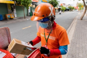 Shopee nỗ lực giao hàng trong mọi tình huống giãn cách tại TP HCM và các khu vực khác trên cả nước