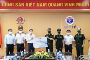 Bộ Y tế tiếp nhận 1.000.000 khẩu trang y tế tiêu chuẩn N95 do MB trao tặng