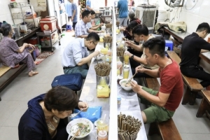 Từ 10/9, Phú Thọ cho phép nhà hàng, quán ăn uống mở lại phục vụ tại chỗ