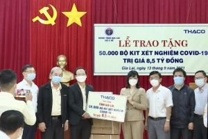Gia Lai: Tiếp nhận 50.000 bộ kit xét nghiệm Covid-19 do Công ty CP Ô tô Trường Hải trao tặng