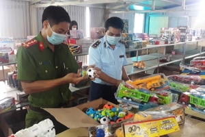Lực lượng Quản lý thị trường: Xử lý nhiều vụ vi phạm an toàn thực phẩm dịp Tết Trung Thu