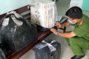 An Giang: Phát hiện xuồng máy vận chuyển gần 800 bao thuốc lá nhập lậu