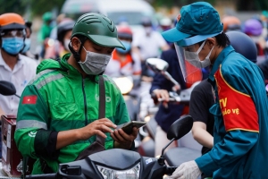 Thành phố Hồ Chí Minh: Doanh nghiệp tự tổ chức xét nghiệm Covid-19 cho shipper