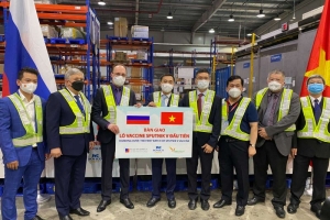 Việt Nam tiếp nhận lô vắc xin Sputnik V đầu tiên sau chuyến thăm LB Nga của Bộ trưởng Ngoại giao Bùi Thanh Sơn