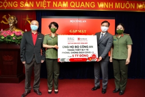 Tập đoàn BRG và SeABank ủng hộ trang thiết bị y tế phòng chống dịch Covid-19 cho Bộ Công an