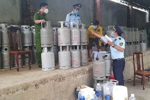 Bình Dương: Thu giữ 109 bình ga loại 12kg hết hạn kiểm định đang lưu thông trên thị trường