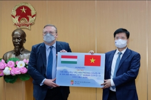 Bộ Y tế: Tiếp nhận 100.000 liều vắc xin Covid-19 của Chính phủ Hungary trao tặng