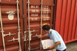 Hải Phòng: Phát hiện hàng chục phụ tùng ô tô đã qua sử dụng thuộc loai cấm nhập khẩu