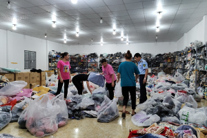 Tuyên Quang: Phát hiện có gần 1.000 sản phẩm quần áo, phụ kiện thời trang nhập lậu