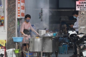 Hà Nội siết chặt phòng dịch, yêu cầu đóng cửa hàng ăn trước 21h