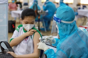 Đẩy nhanh tiến độ tiêm vắc xin phòng Covid-19 cho lứa tuổi 12 - 17 tuổi