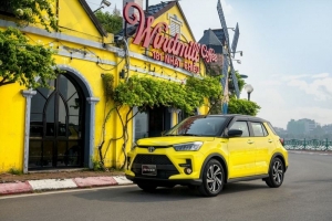 Cùng một tầm giá, người tiêu dùng mua Toyota Raize hay Suzuki XL7?