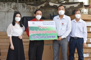 Sóc Trăng tiếp nhận 10 bộ giường phục vụ điều trị bệnh nhân Covid-19