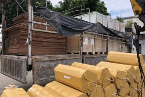 Hải quan An Giang phát hiện xe ô tô tải vận chuyển hàng nghìn sản phẩm nghi nhập lậu
