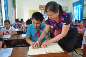 Xây dựng chương trình, sách giáo khoa cho trẻ em khuyết tật