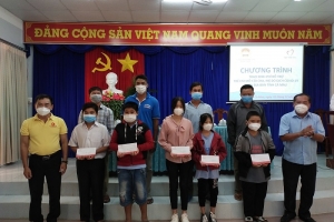 Cà Mau trao sinh hoạt phí từ Quỹ Thiện Tâm cho trẻ mồ côi