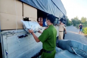 Liên tiếp phát hiện các vụ vận chuyển hàng hóa nhập lậu tại An Giang