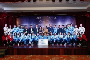 Đội bóng chuyền nữ Bamboo Airways Vĩnh Phúc nhận thưởng 2 tỷ đồng từ ông Trịnh Văn Quyết