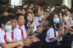TP.HCM miễn học phí kỳ 2 cho học sinh