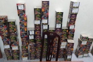 Lật tẩy chiêu giấu 227 kg pháo nổ trong bao tải hàng tiêu dùng của nữ quái