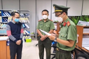 Công an Đà Nẵng bắt cán bộ “tiếp tay” người nước ngoài nhập cảnh trái phép