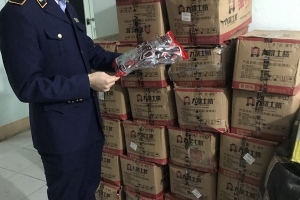 Lào Cai phát hiện, thu giữ gần 400kg thực phẩm không rõ nguồn gốc