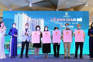 Vạn Xuân Group bàn giao sổ hồng đợt 1 cho cư dân Happy One - Phú Hòa
