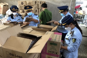 Ngăn chặn kịp thời gần 7.000 kg đường đen dùng chế biến trà sữa, thực phẩm ở Bình Dương
