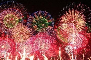 Bộ Y tế khuyến cáo không nên bắn pháo hoa Tết Nguyên đán 2022