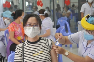TP. Hồ Chí Minh yêu cầu “thần tốc hơn nữa” trong việc tiêm vaccine phòng Covid-19