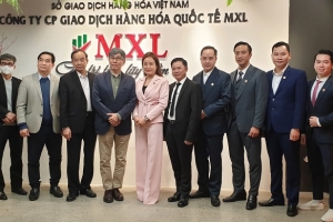 Công ty cổ phần giao dịch hàng hóa quốc tế MXL làm việc với chuyên gia kinh tế Ayumi Konishi