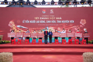 Tết Chung Một Nhà - Ấm áp sự sẻ chia và gắn kết từ gia đình đến cộng đồng