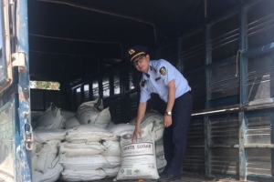 Lực lượng Quản lý thị trường Long An liên tiếp phát hiện, tạm giữ 10 tấn đường cát nhập lậu