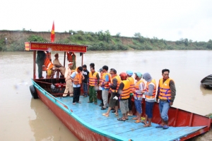 Theo dõi, tăng cường bảo đảm an toàn đối với hoạt động vận tải hành khách trên đường thủy nội địa