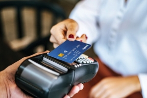 Thẻ tín dụng nội địa đang lưu hành tại Việt Nam gần đạt mốc 500.000 thẻ