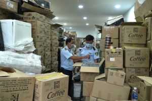 Phát hiện kho hàng chứa 161.000 sản phẩm chức năng, mỹ phẩm nhập lậu