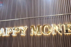 HappyMoney cho sinh viên vay tiền bằng cầm cố thẻ và thông tin cá nhân người thân, bạn bè là "chắp cánh tương lai"?