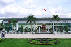 Nhiều đại lý của Toyota cố tình bán “bia kèm lạc”?