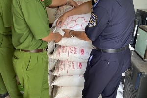 Đồng Tháp: Tạm giữ 1.400 kg đường kết tinh nhập lậu