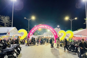 Hội chợ OCOP và Thương mại thành phố Uông Bí thu hút đông đảo người dân đến tham quan, mua sắm