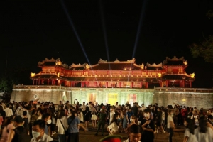 Thừa Thiên Huế: Khai trương Phố đêm Hoàng Thành thu hút hàng nghìn người tham gia