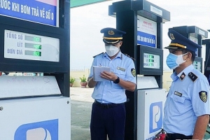 Bộ Công Thương tăng cường kiểm tra kiểm soát, đấu tranh chống buôn lậu và gian lận thương mại xăng dầu