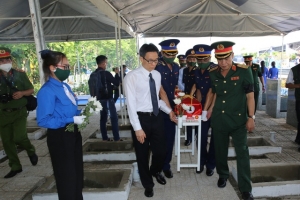 Phó Thủ tướng Vũ Đức Đam dự lễ truy điệu và an táng 28 hài cốt liệt sĩ tại Đồng Nai