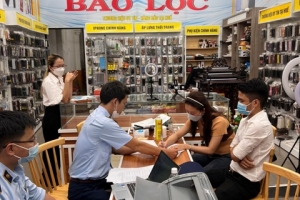 Nhiều Cửa hàng kinh doanh điện thoại di động ở Thừa Thiên Huế bị tịch thu hàng hoá và xử phạt hàng trăm triệu đồng
