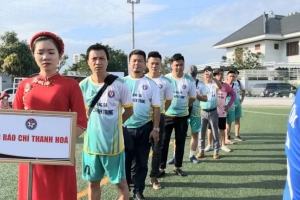 Những trận đấu nghẹt thở trong ngày đầu khai mạc Giải bóng đá Báo chí miền Trung năm lần thứ VIII năm 2022