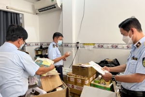 Lực lượng Quản lý thị trường Cần Thơ thu giữ hơn 15.000 sản phẩm mỹ phẩm được bán online