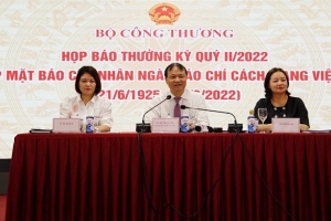 Bộ Công Thương giải đáp nhiều vấn đề liên quan đến xăng dầu, điện mặt trời