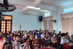 Quản lý thị trường Quảng Bình tuyên truyền, phổ biến pháp luật cho 100 cơ sở kinh doanh