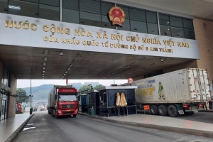 Cửa khẩu Lào Cai hoạt động trở lại sau hơn 01 ngày tạm dừng